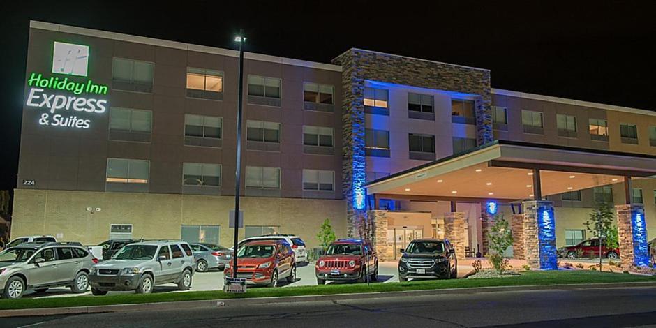 Holiday Inn Express & Suites Dayton North - Vandalia By Ihg Exterior foto